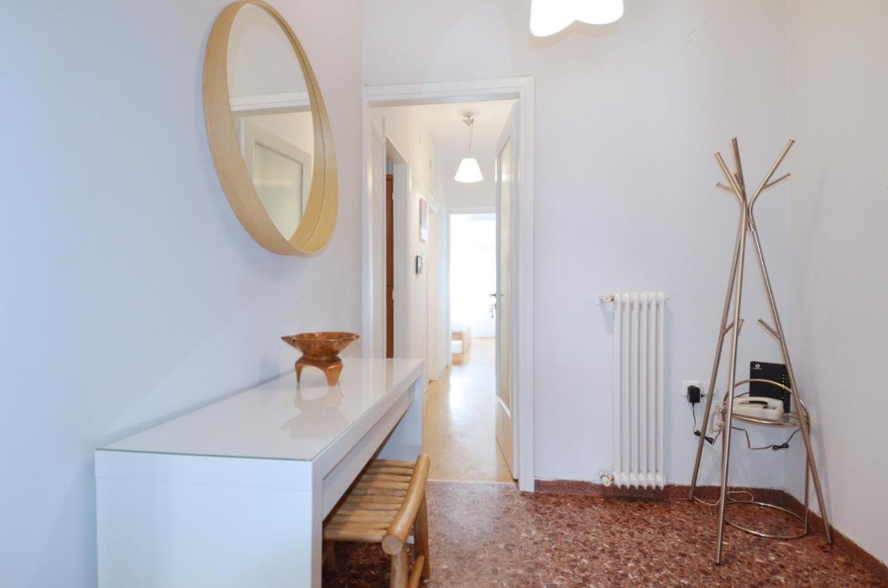 Apartment In The Heart Of Athens Next To Metro Exterior foto